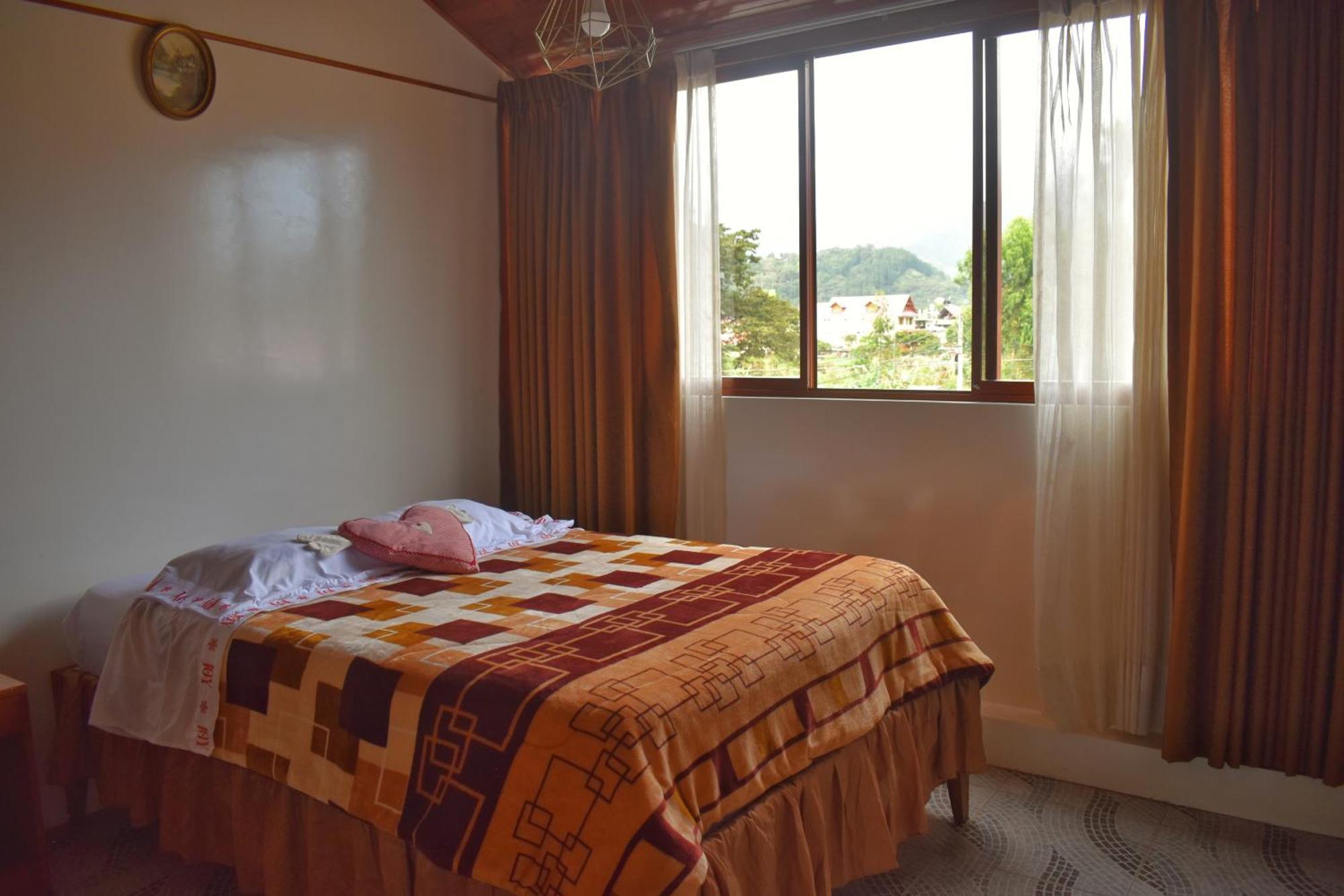 Suzet House Guest House Oxapampa Exterior photo